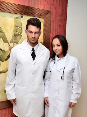 Jalecos para profissionais